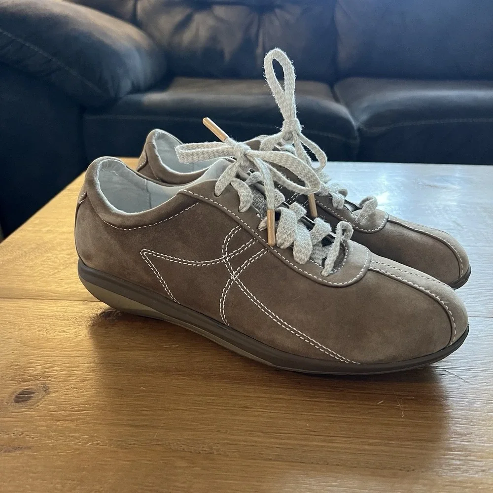 SoftWalk Women's 7.5N Brown Suede Leather Walking Comfort Shoes Sneakers